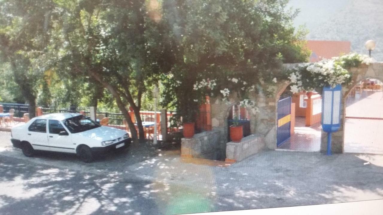 Auberge Bab Imouzer Tagherat Anekrim Buitenkant foto